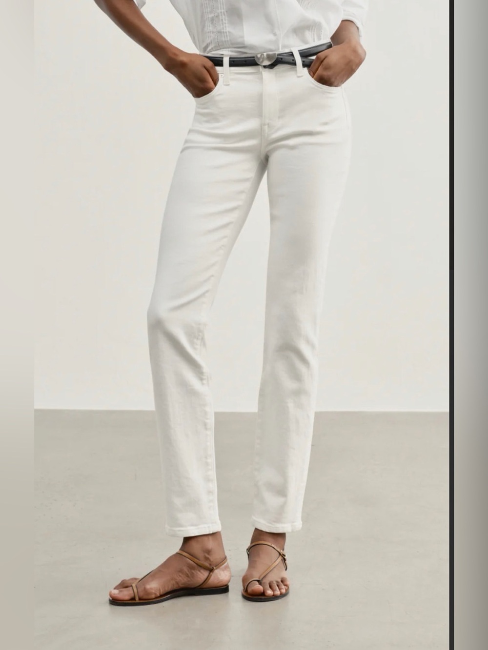 AYR The Stir White Mid Rise Straight Leg Jeans Size 32S
